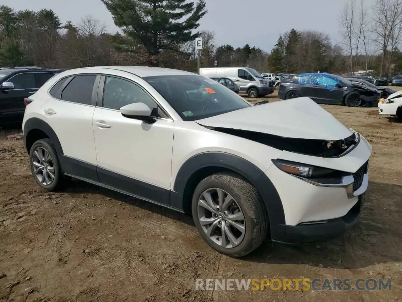 4 Photograph of a damaged car 3MVDMBBL2MM257378 MAZDA CX30 2021