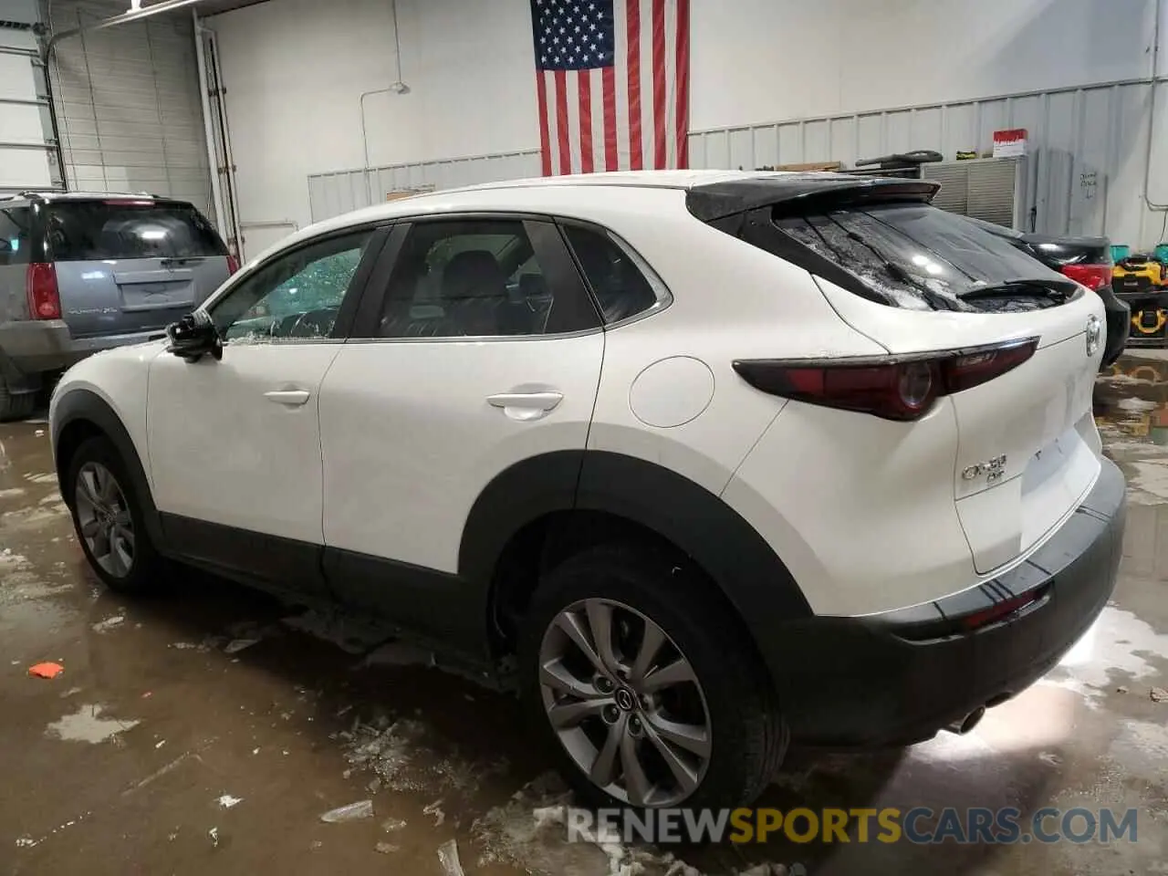 2 Photograph of a damaged car 3MVDMBBL3MM205516 MAZDA CX30 2021