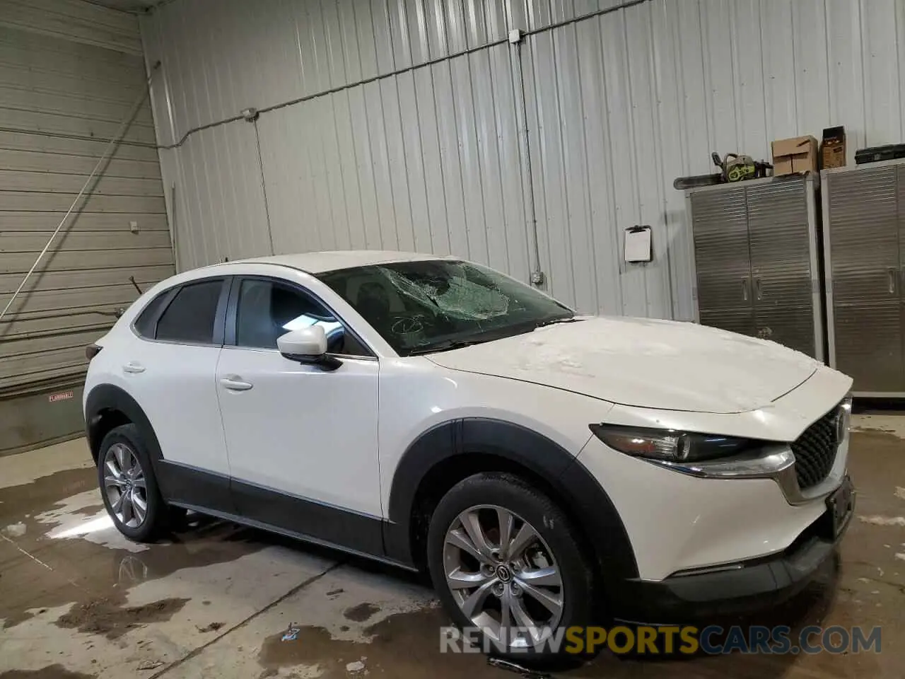 4 Photograph of a damaged car 3MVDMBBL3MM205516 MAZDA CX30 2021