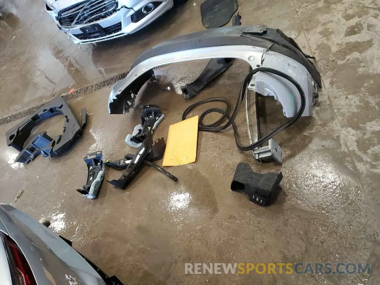 13 Photograph of a damaged car 3MVDMBBL3MM240556 MAZDA CX30 2021