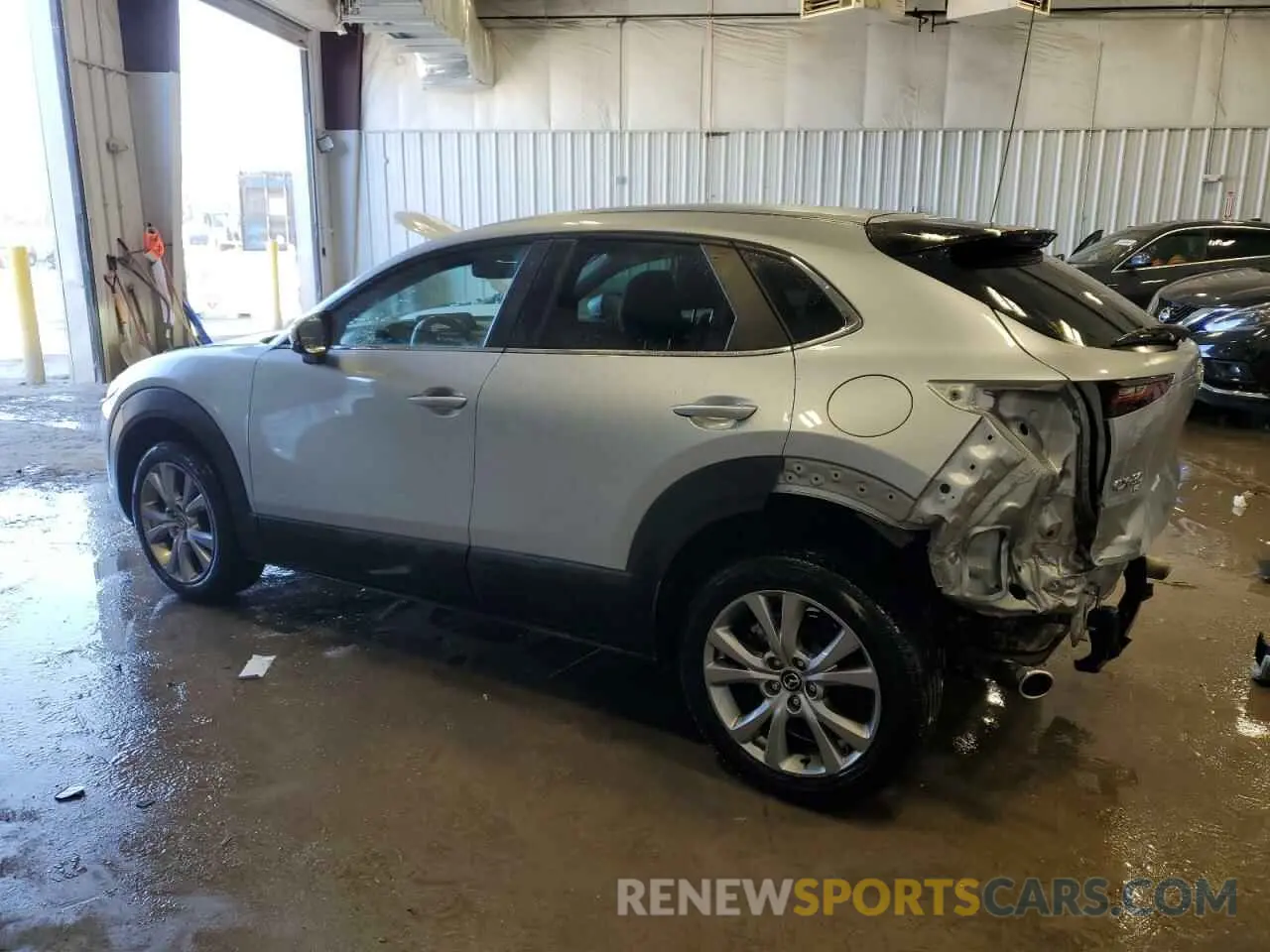 2 Photograph of a damaged car 3MVDMBBL3MM240556 MAZDA CX30 2021