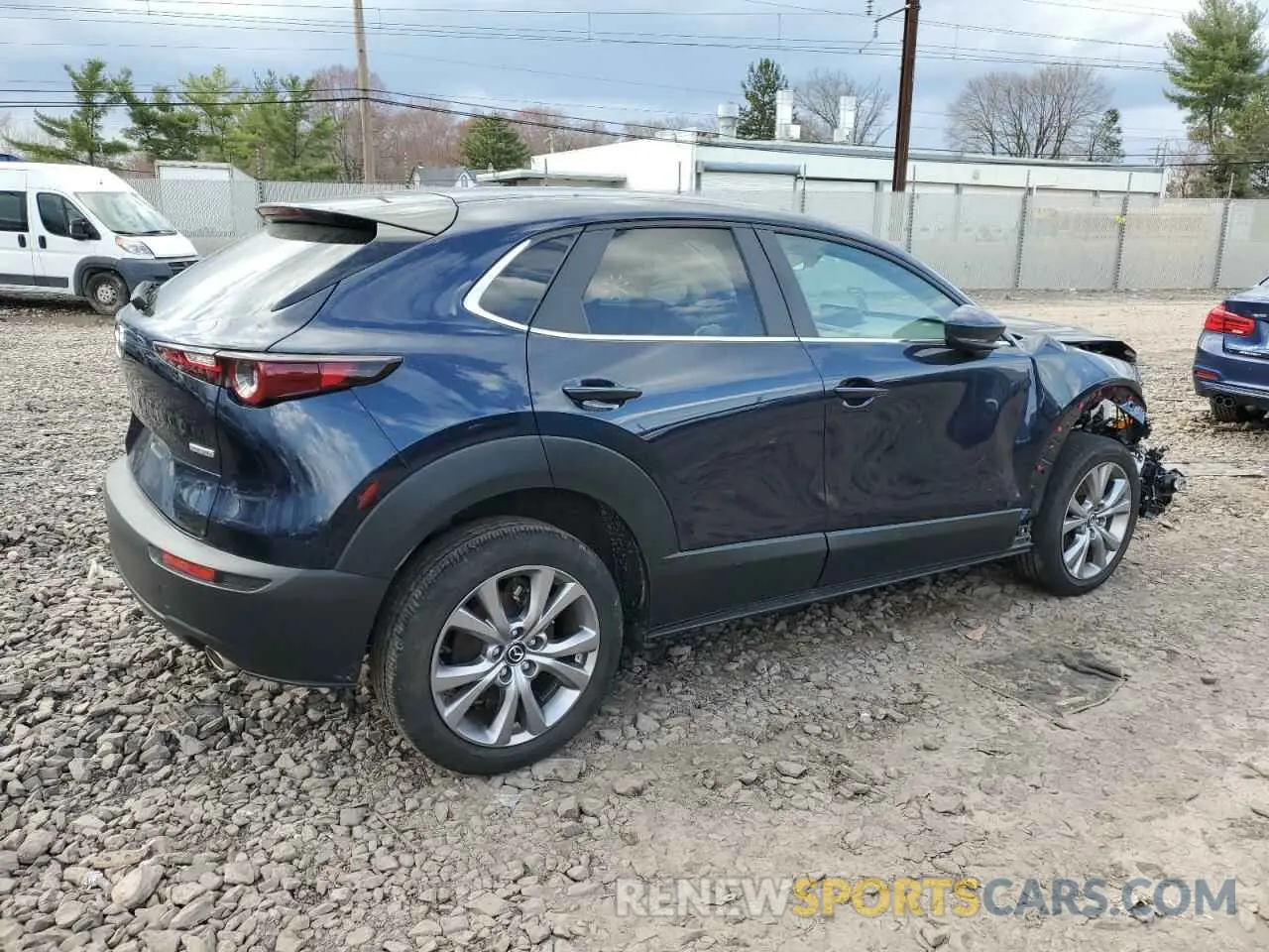 3 Photograph of a damaged car 3MVDMBBL3MM246938 MAZDA CX30 2021
