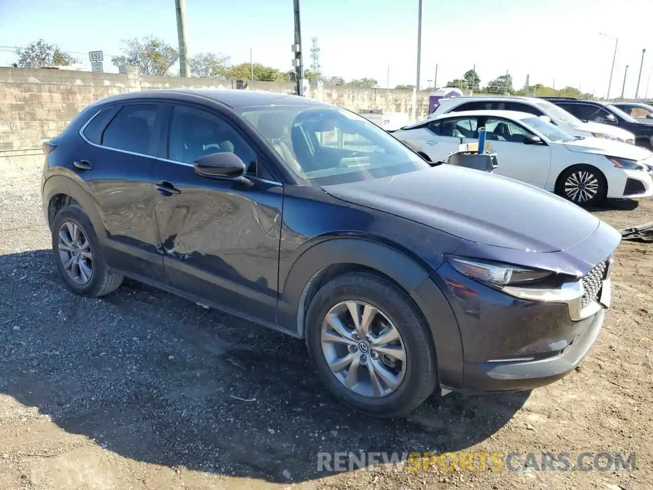 4 Photograph of a damaged car 3MVDMBBL4MM254580 MAZDA CX30 2021