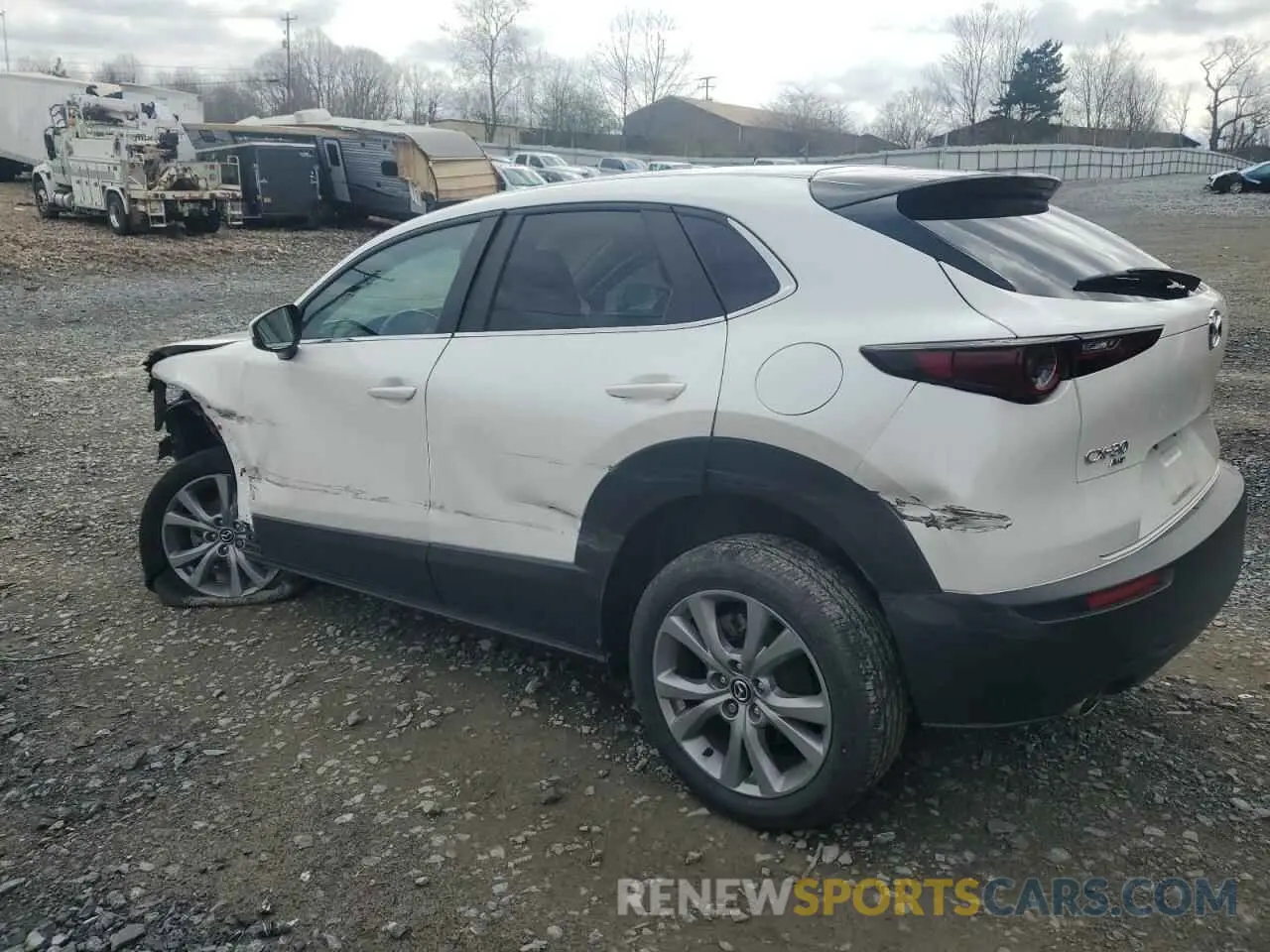2 Photograph of a damaged car 3MVDMBBL6MM311913 MAZDA CX30 2021