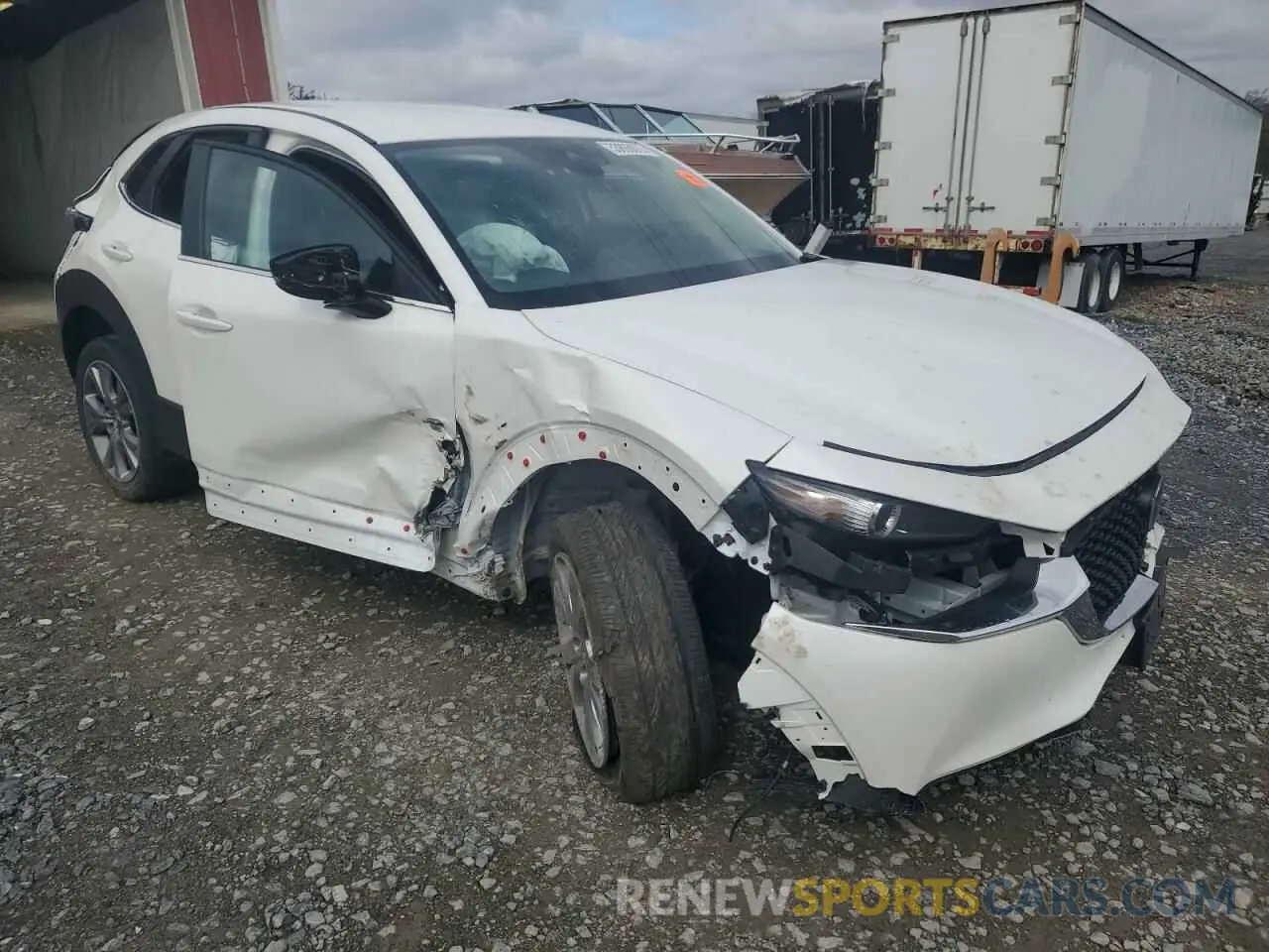 4 Photograph of a damaged car 3MVDMBBL6MM311913 MAZDA CX30 2021