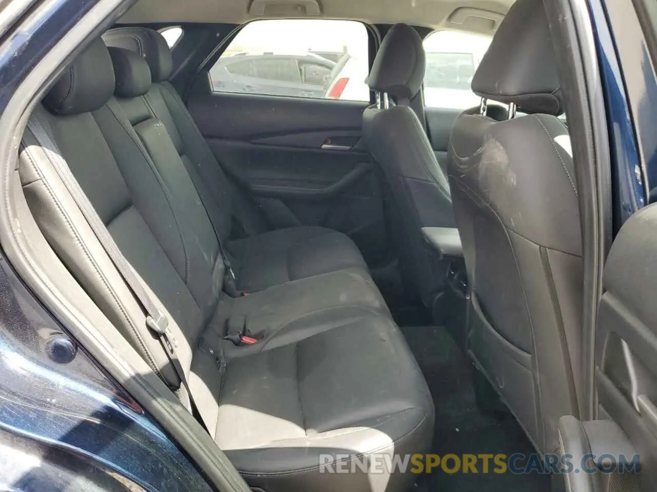 10 Photograph of a damaged car 3MVDMBBL7MM244948 MAZDA CX30 2021