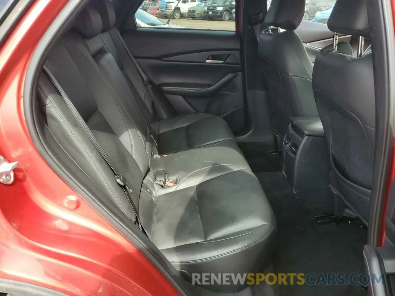 12 Photograph of a damaged car 3MVDMBBL9MM318502 MAZDA CX30 2021