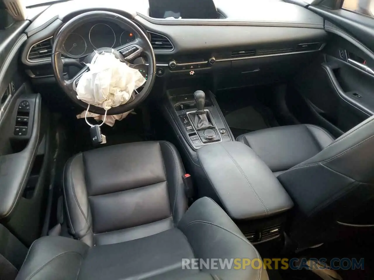 8 Photograph of a damaged car 3MVDMBBLXMM259511 MAZDA CX30 2021
