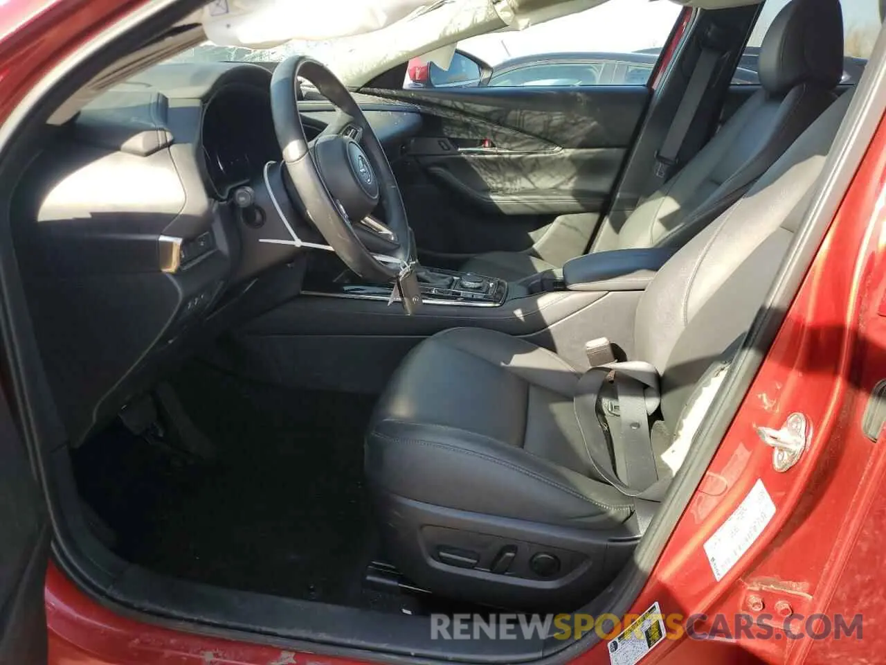 7 Photograph of a damaged car 3MVDMBCL1MM303247 MAZDA CX30 2021