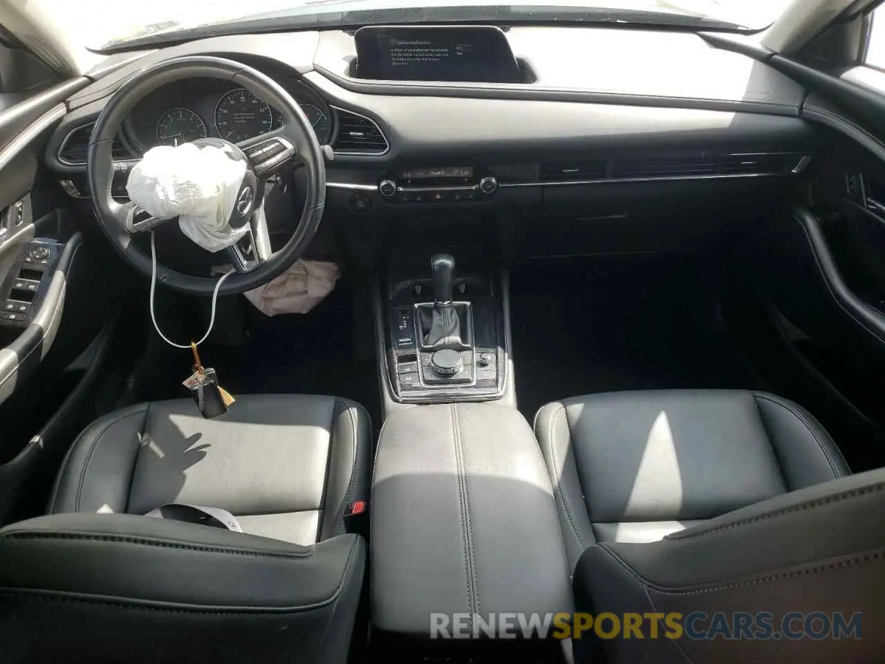 8 Photograph of a damaged car 3MVDMBCL4MM302139 MAZDA CX30 2021