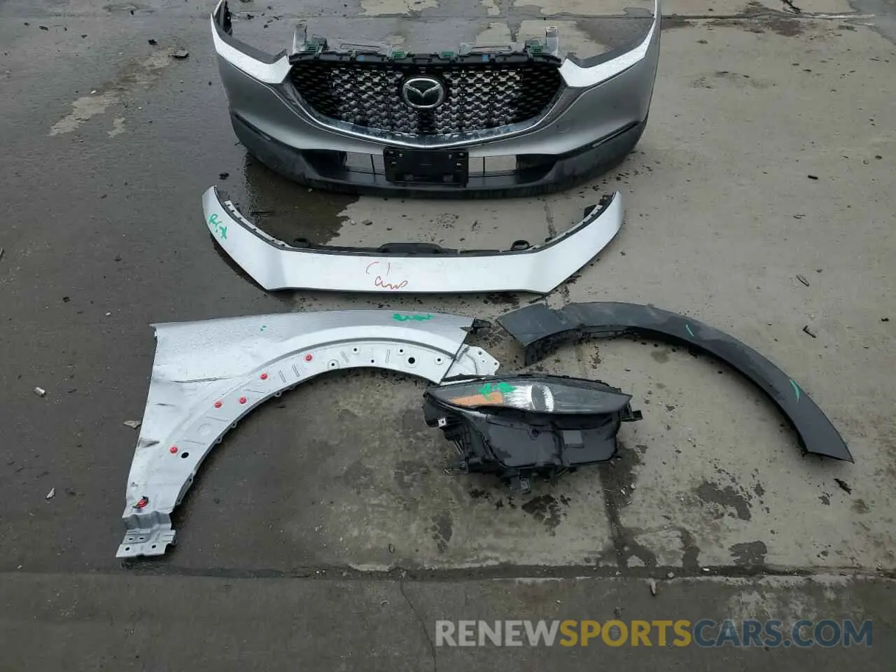 13 Photograph of a damaged car 3MVDMBCL5MM248575 MAZDA CX30 2021
