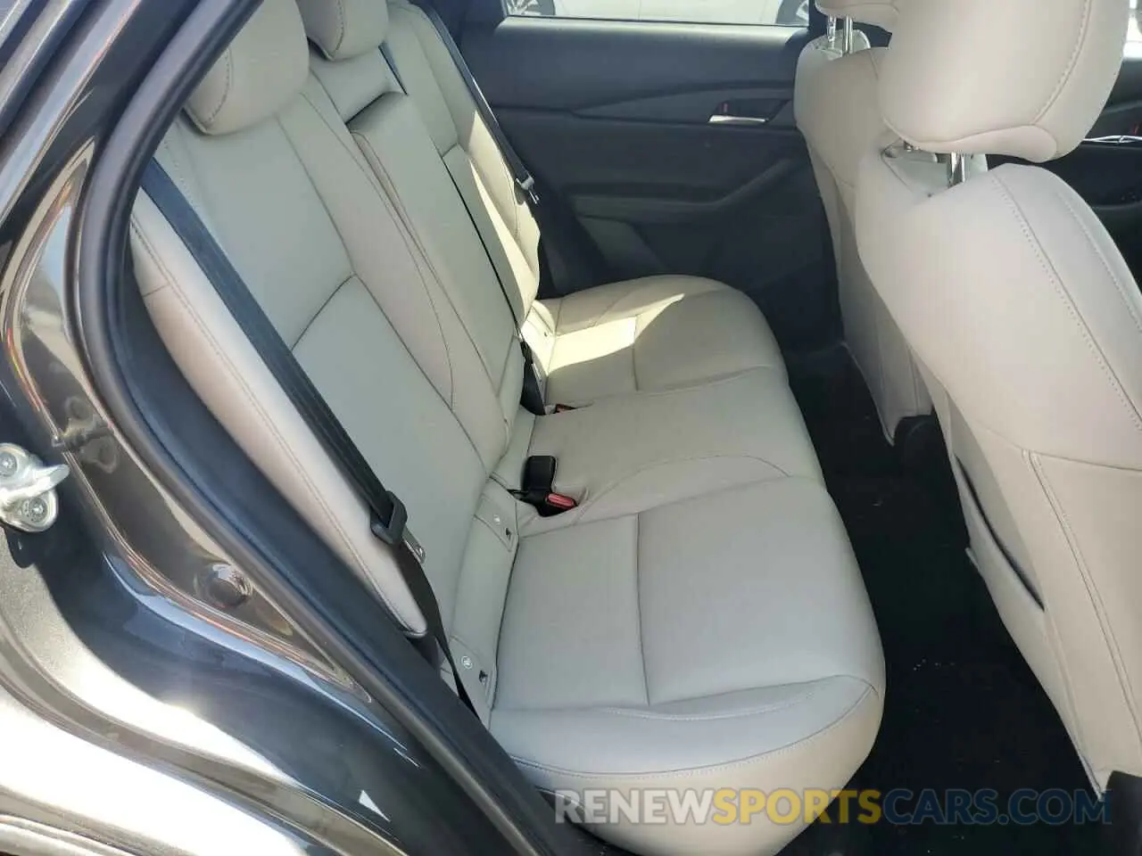 10 Photograph of a damaged car 3MVDMBCL5MM262458 MAZDA CX30 2021