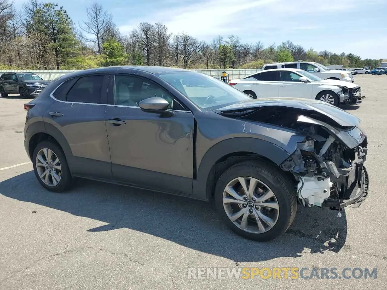 4 Photograph of a damaged car 3MVDMBCL5MM262458 MAZDA CX30 2021
