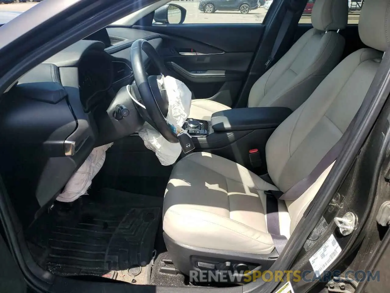 7 Photograph of a damaged car 3MVDMBCL5MM262458 MAZDA CX30 2021