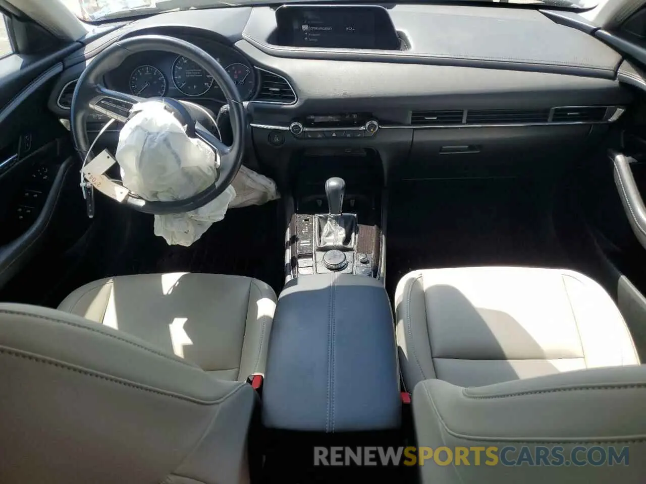 8 Photograph of a damaged car 3MVDMBCL5MM262458 MAZDA CX30 2021