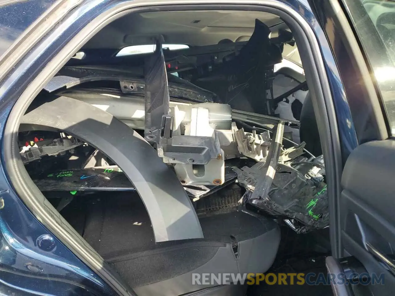 11 Photograph of a damaged car 3MVDMBDL1MM316515 MAZDA CX30 2021