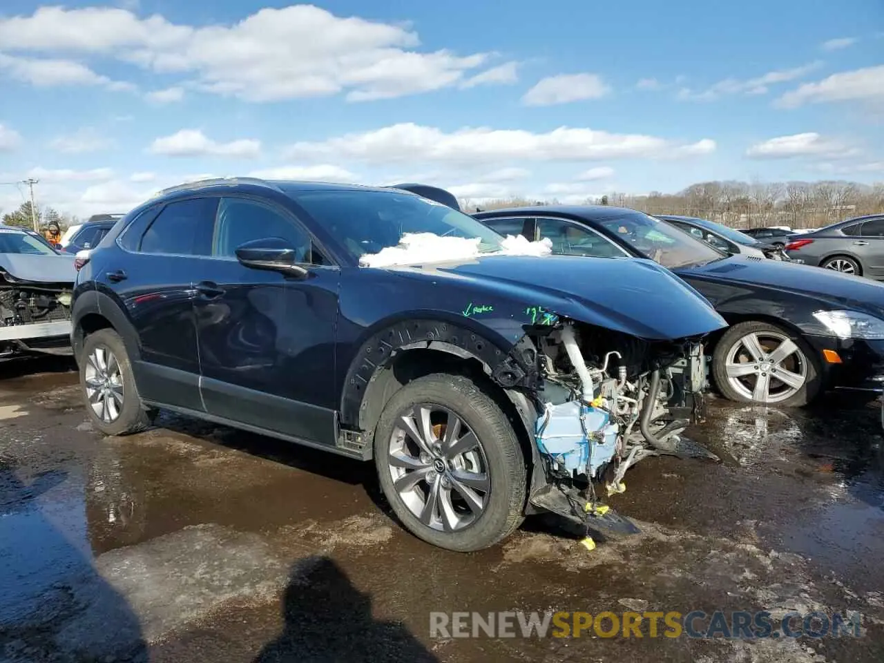 4 Photograph of a damaged car 3MVDMBDL1MM316515 MAZDA CX30 2021