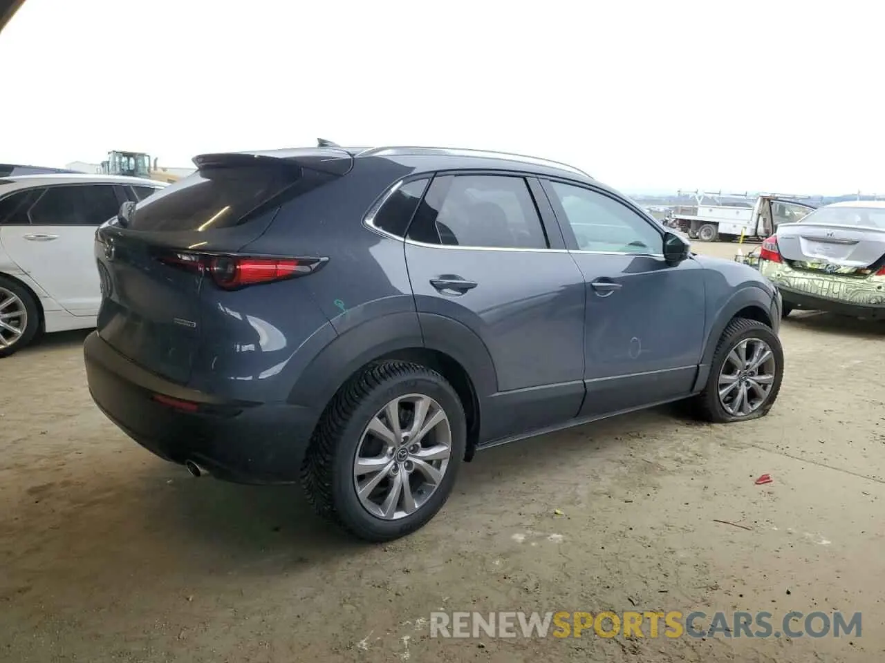 3 Photograph of a damaged car 3MVDMBDL5MM202243 MAZDA CX30 2021