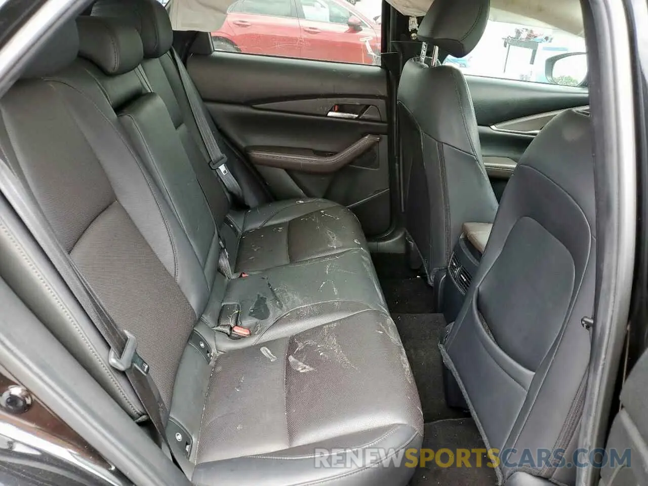 11 Photograph of a damaged car 3MVDMBDL5MM305162 MAZDA CX30 2021
