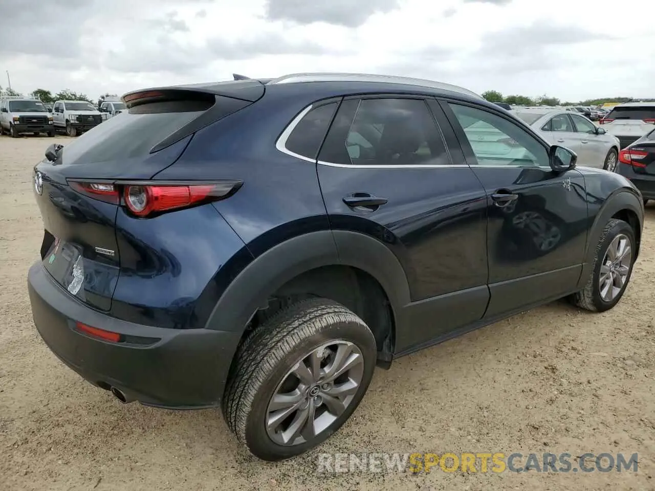 3 Photograph of a damaged car 3MVDMBDL5MM320177 MAZDA CX30 2021