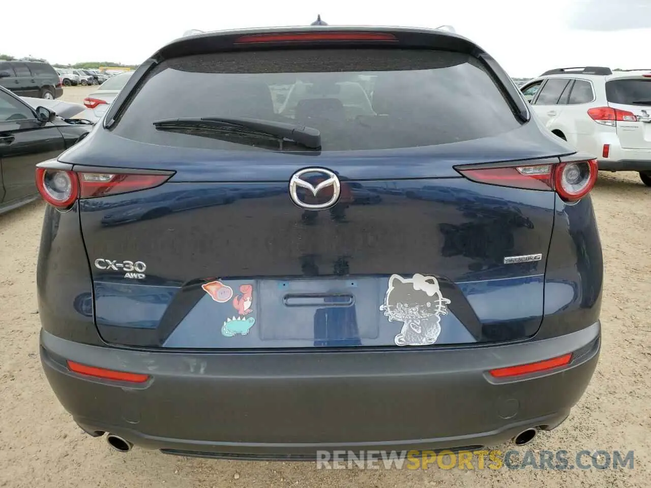 6 Photograph of a damaged car 3MVDMBDL5MM320177 MAZDA CX30 2021