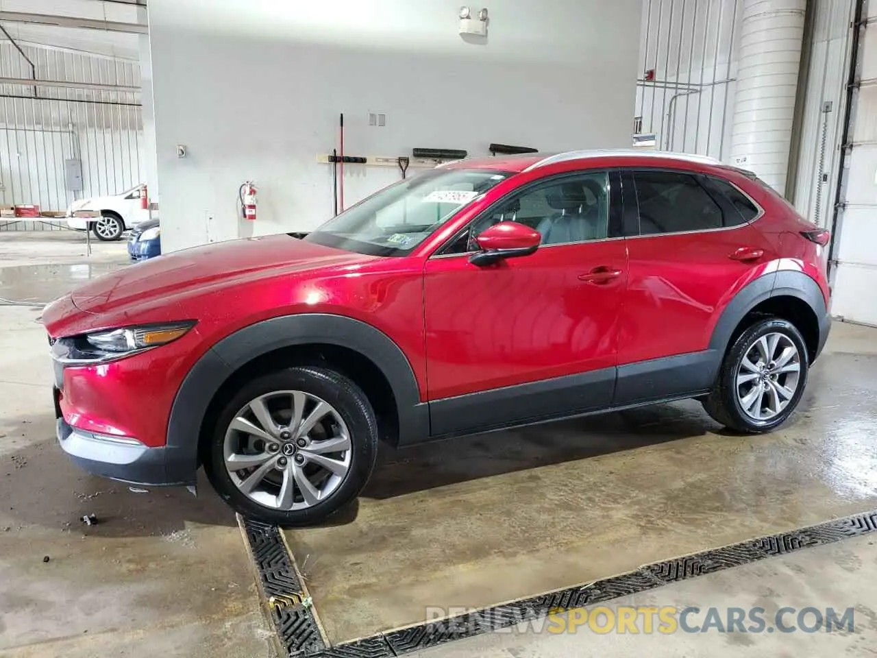 1 Photograph of a damaged car 3MVDMBDL6MM254805 MAZDA CX30 2021