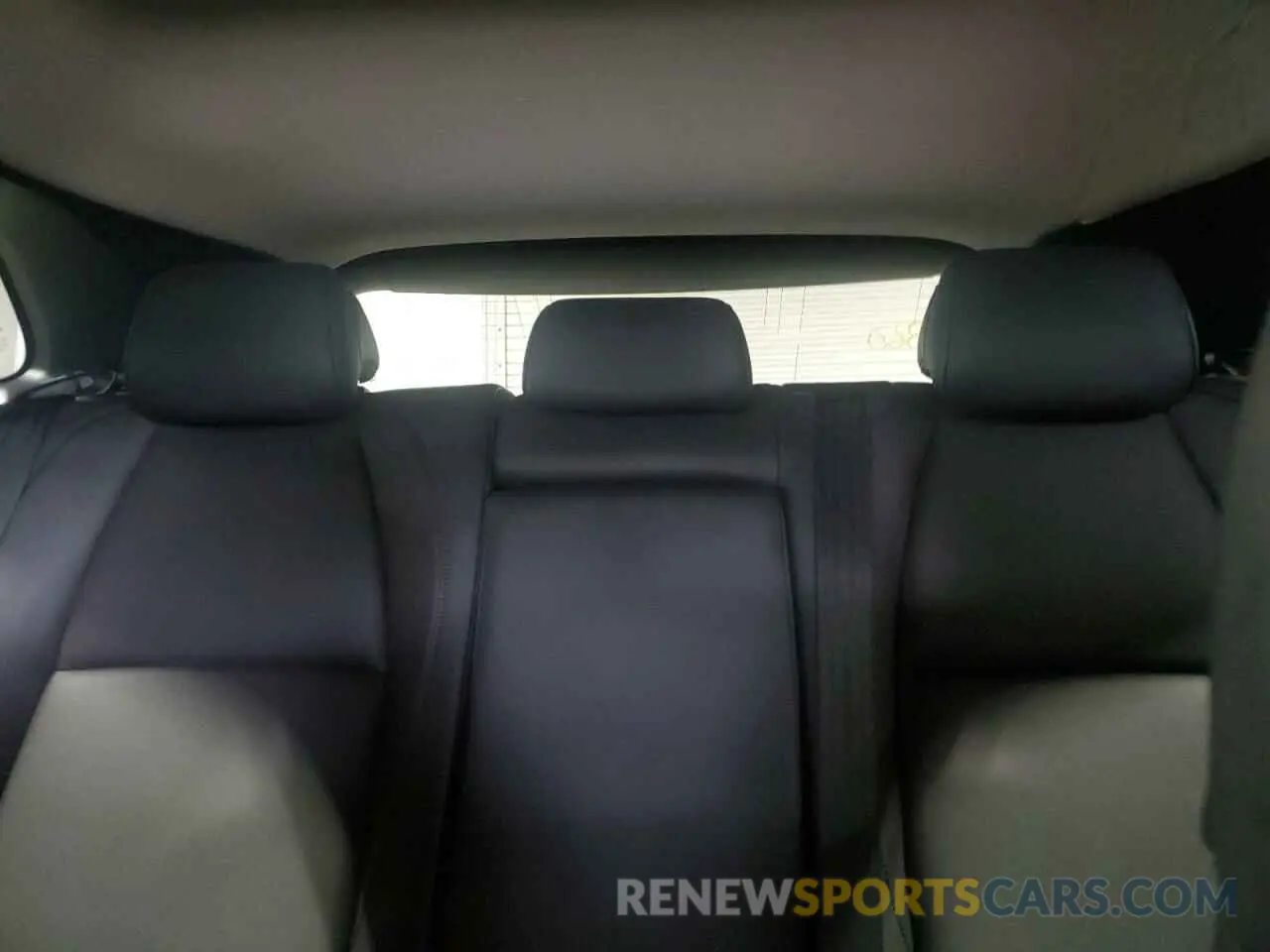 10 Photograph of a damaged car 3MVDMBDL8MM261593 MAZDA CX30 2021
