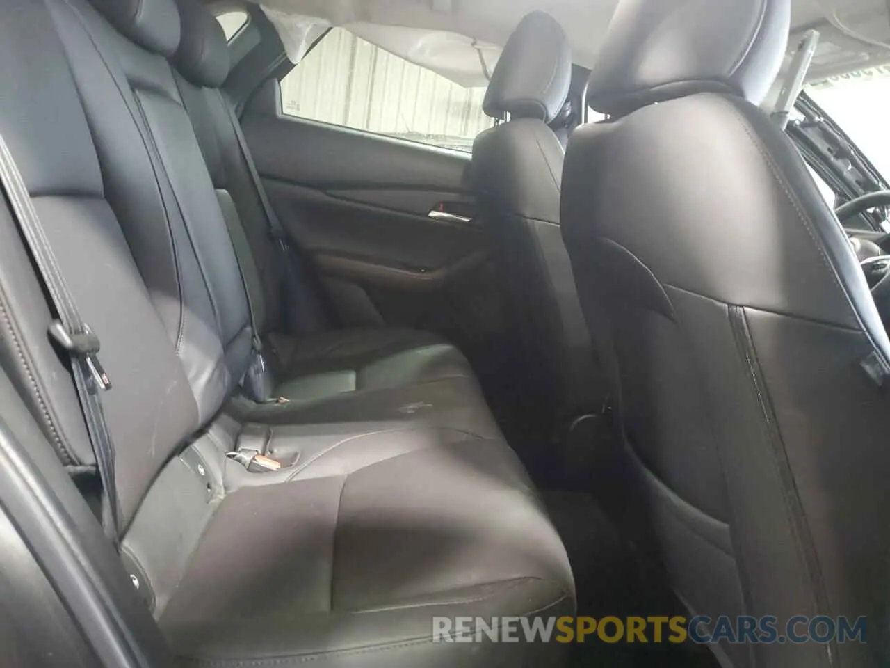 11 Photograph of a damaged car 3MVDMBDL8MM261593 MAZDA CX30 2021