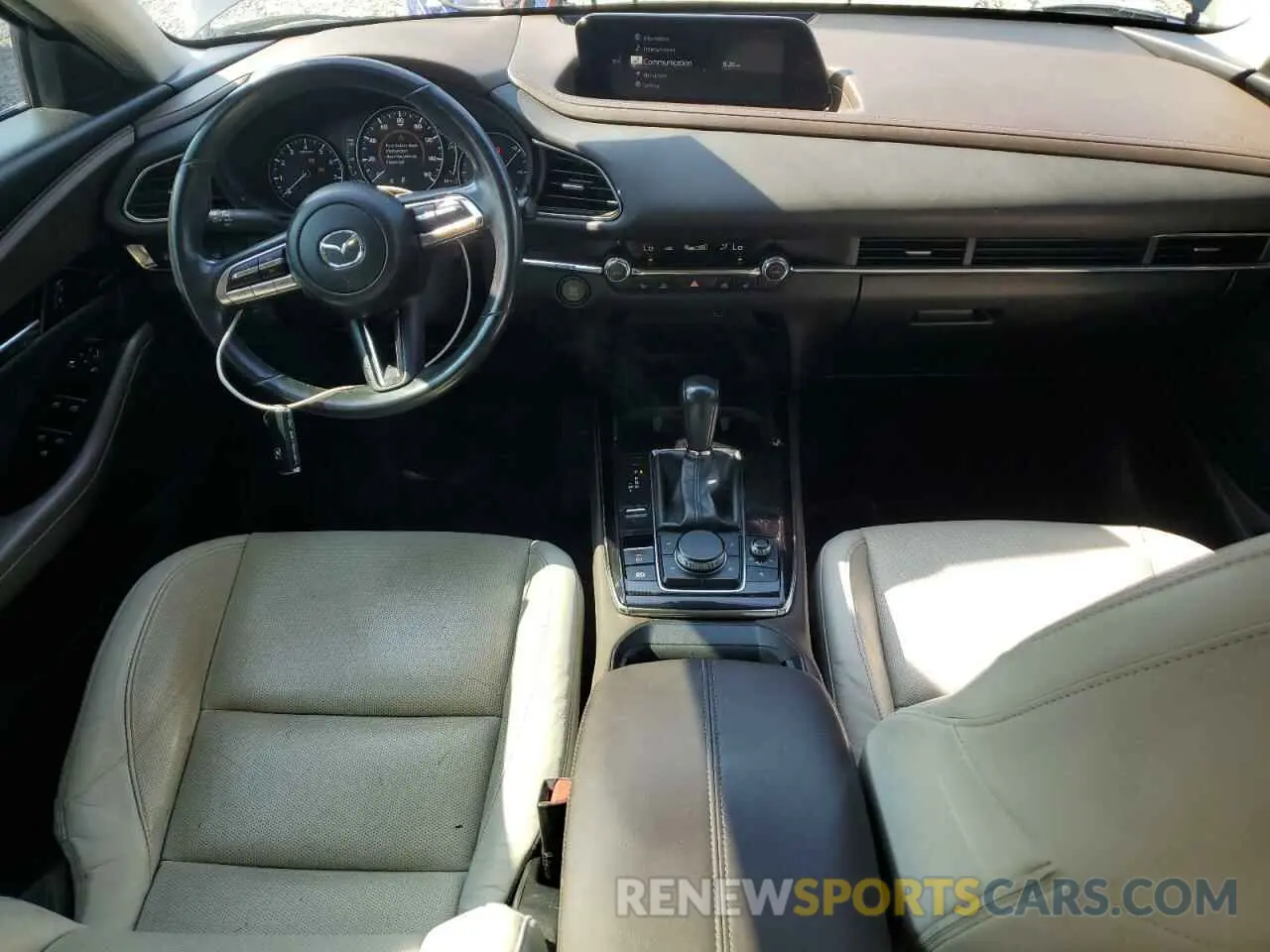 8 Photograph of a damaged car 3MVDMBDM2MM219848 MAZDA CX30 2021