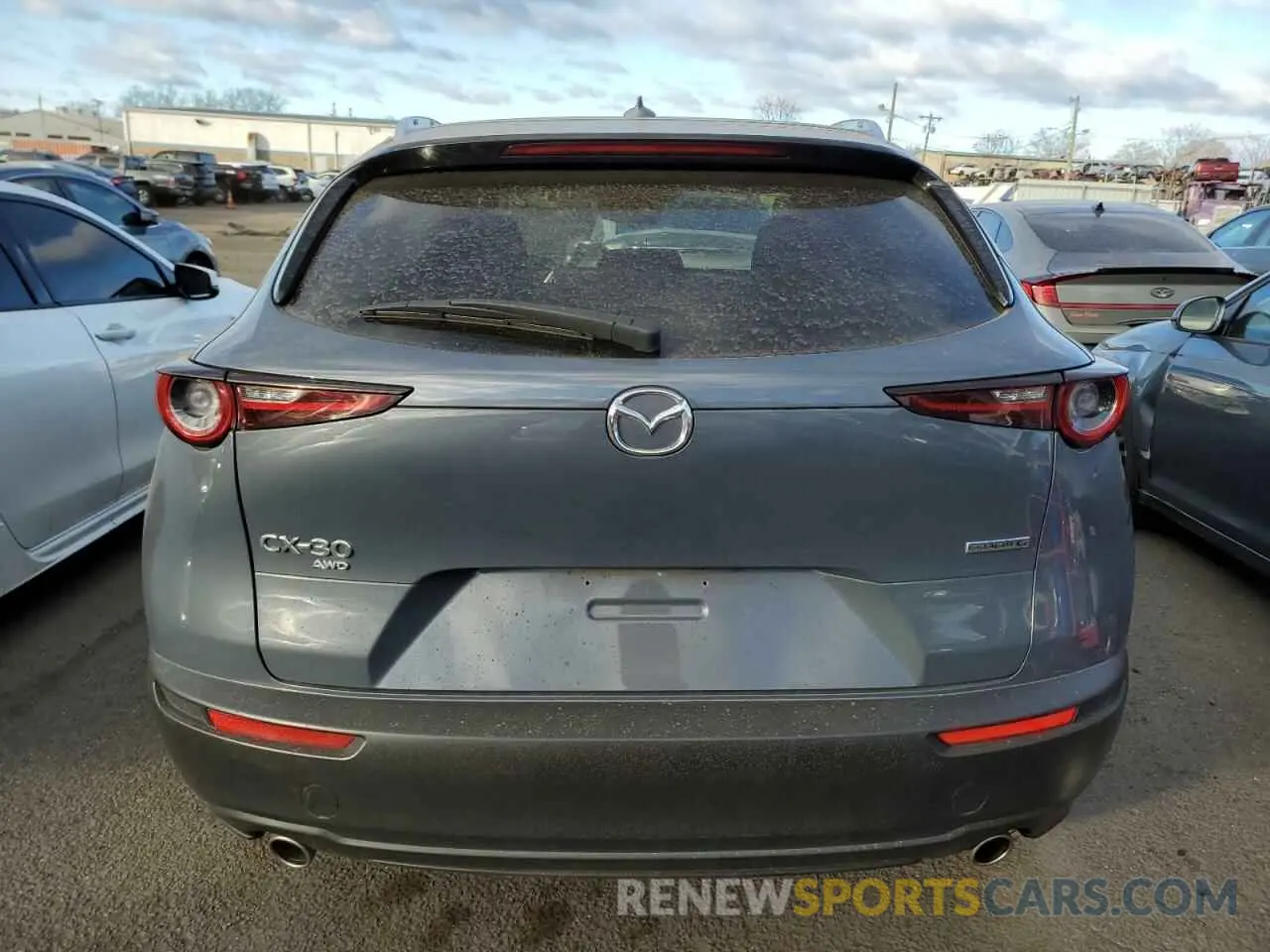 6 Photograph of a damaged car 3MVDMBDM2MM220739 MAZDA CX30 2021
