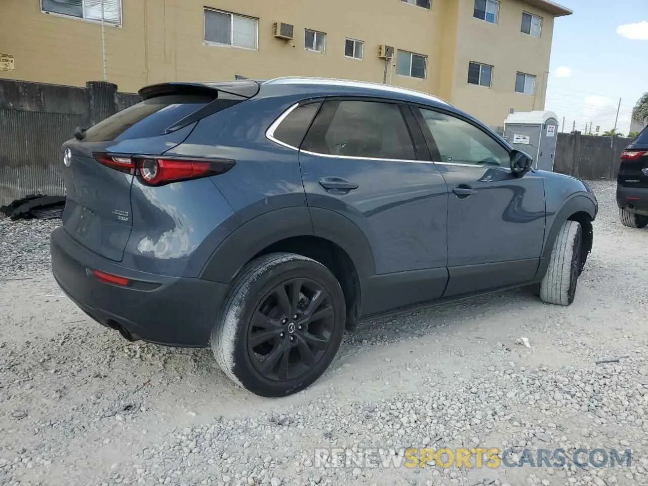 3 Photograph of a damaged car 3MVDMBDY2MM306250 MAZDA CX30 2021