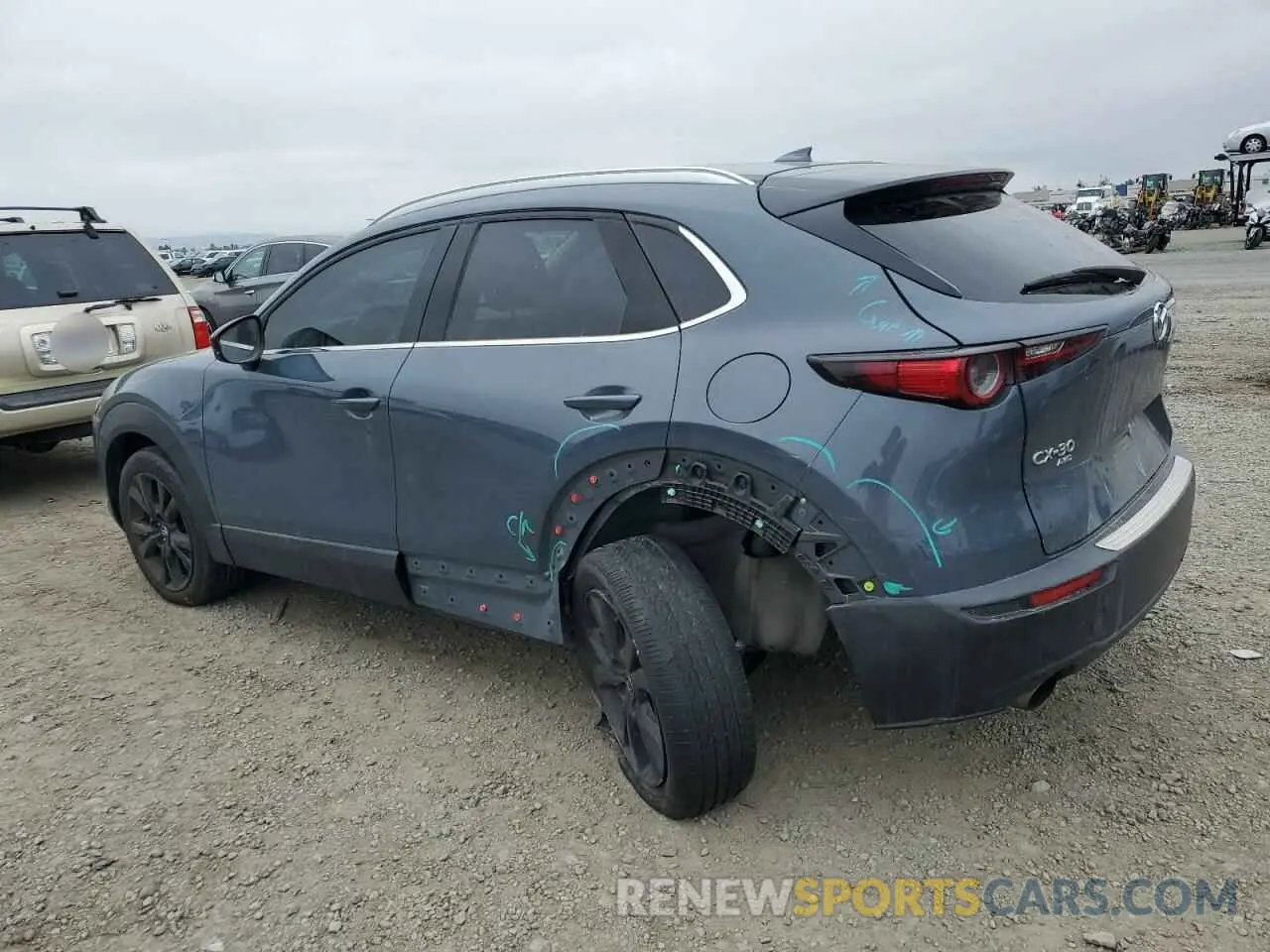 2 Photograph of a damaged car 3MVDMBDY4MM305004 MAZDA CX30 2021