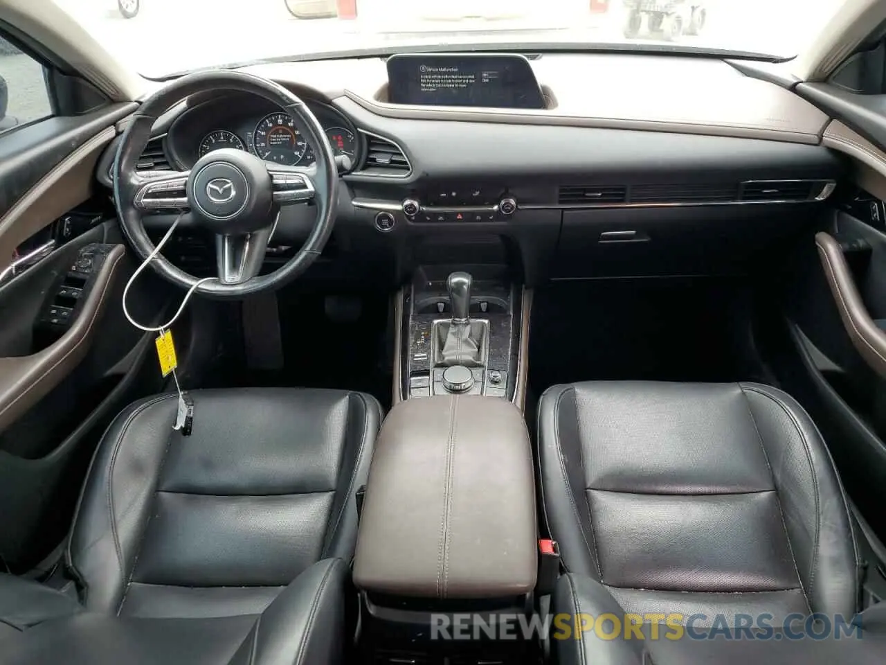 8 Photograph of a damaged car 3MVDMBDY4MM305004 MAZDA CX30 2021