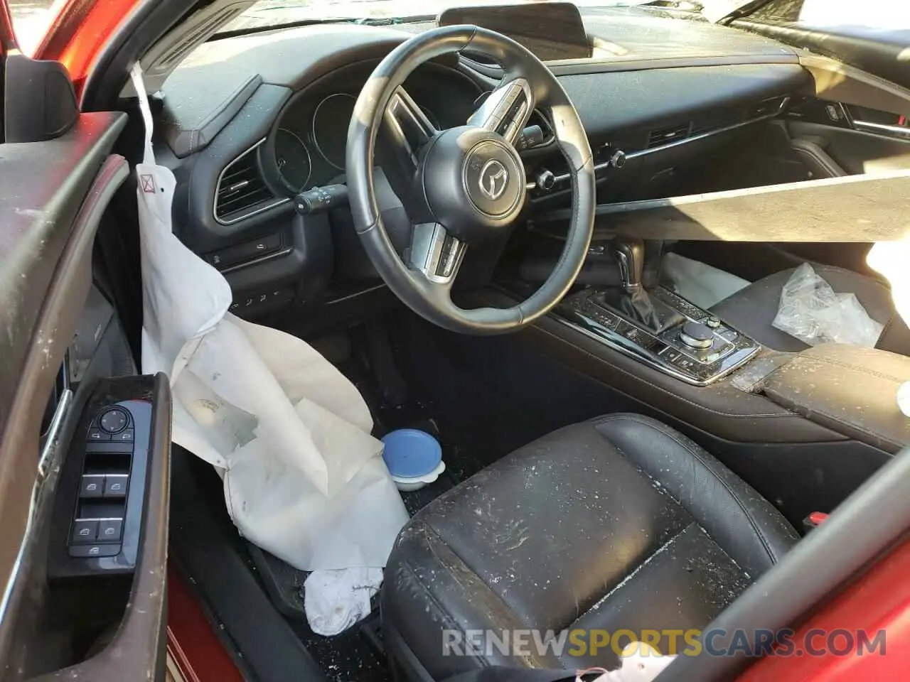 8 Photograph of a damaged car 3MVDMBDY4MM309392 MAZDA CX30 2021