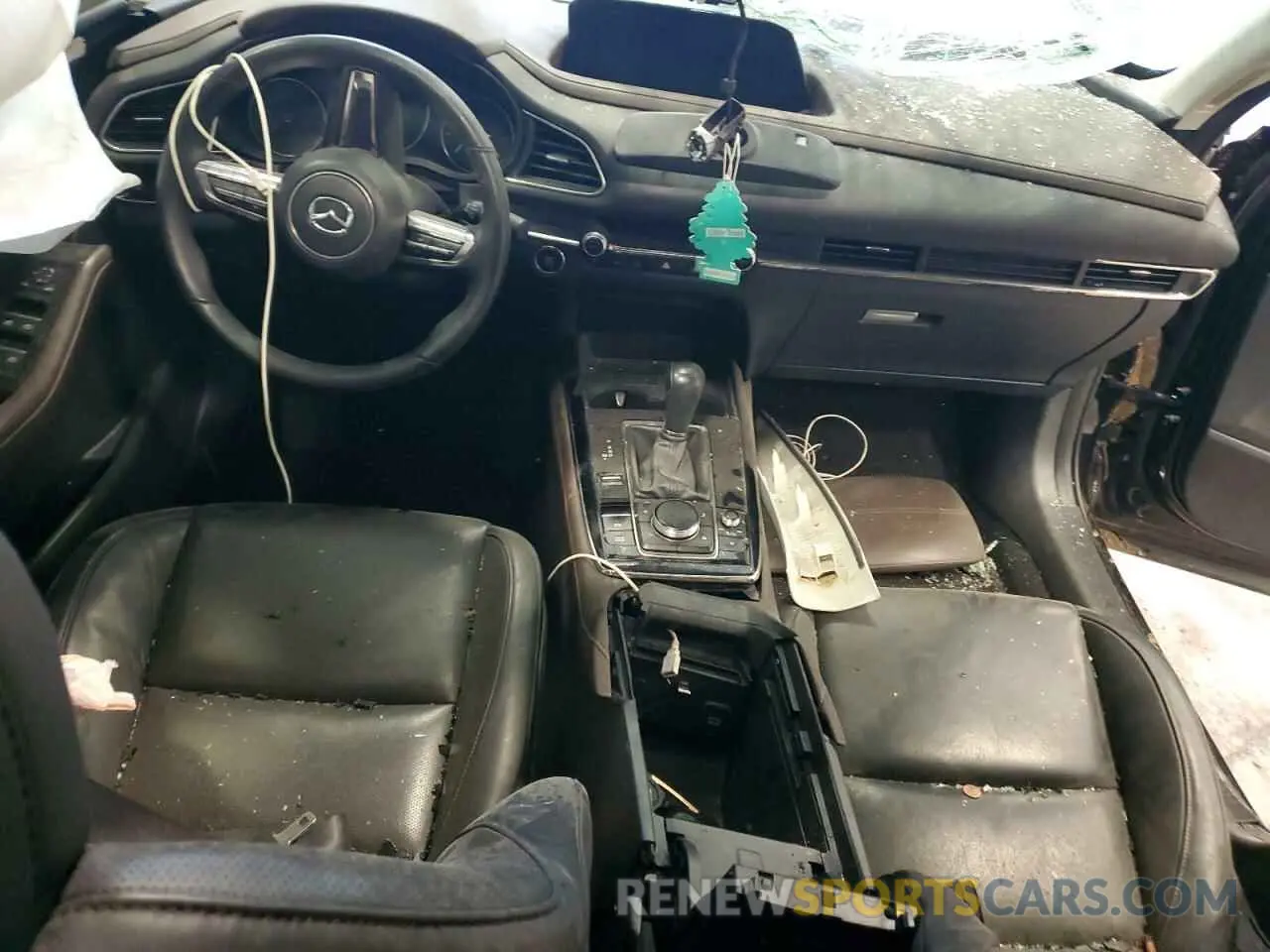 8 Photograph of a damaged car 3MVDMBDY5MM240776 MAZDA CX30 2021