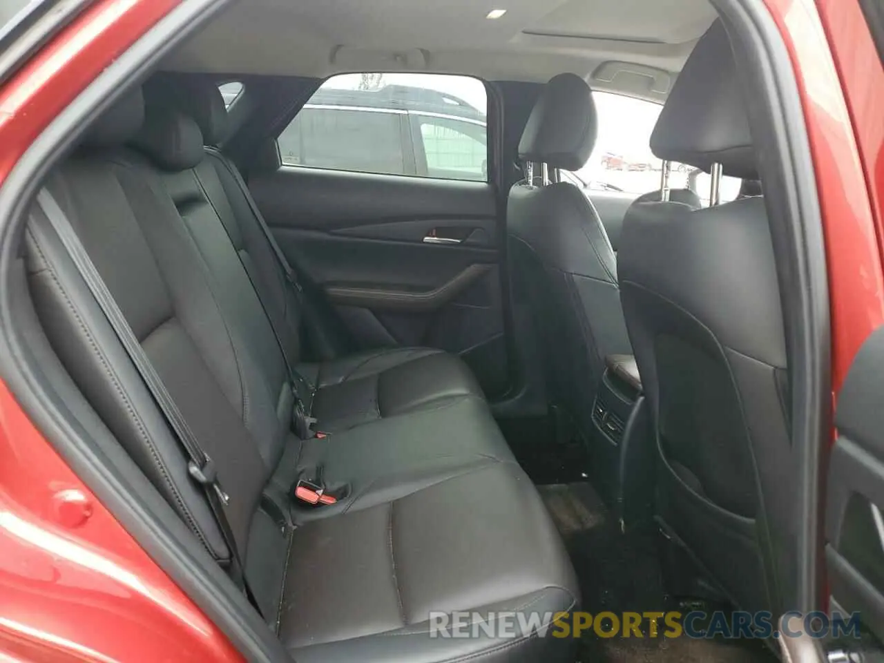 10 Photograph of a damaged car 3MVDMBDY8MM307404 MAZDA CX30 2021