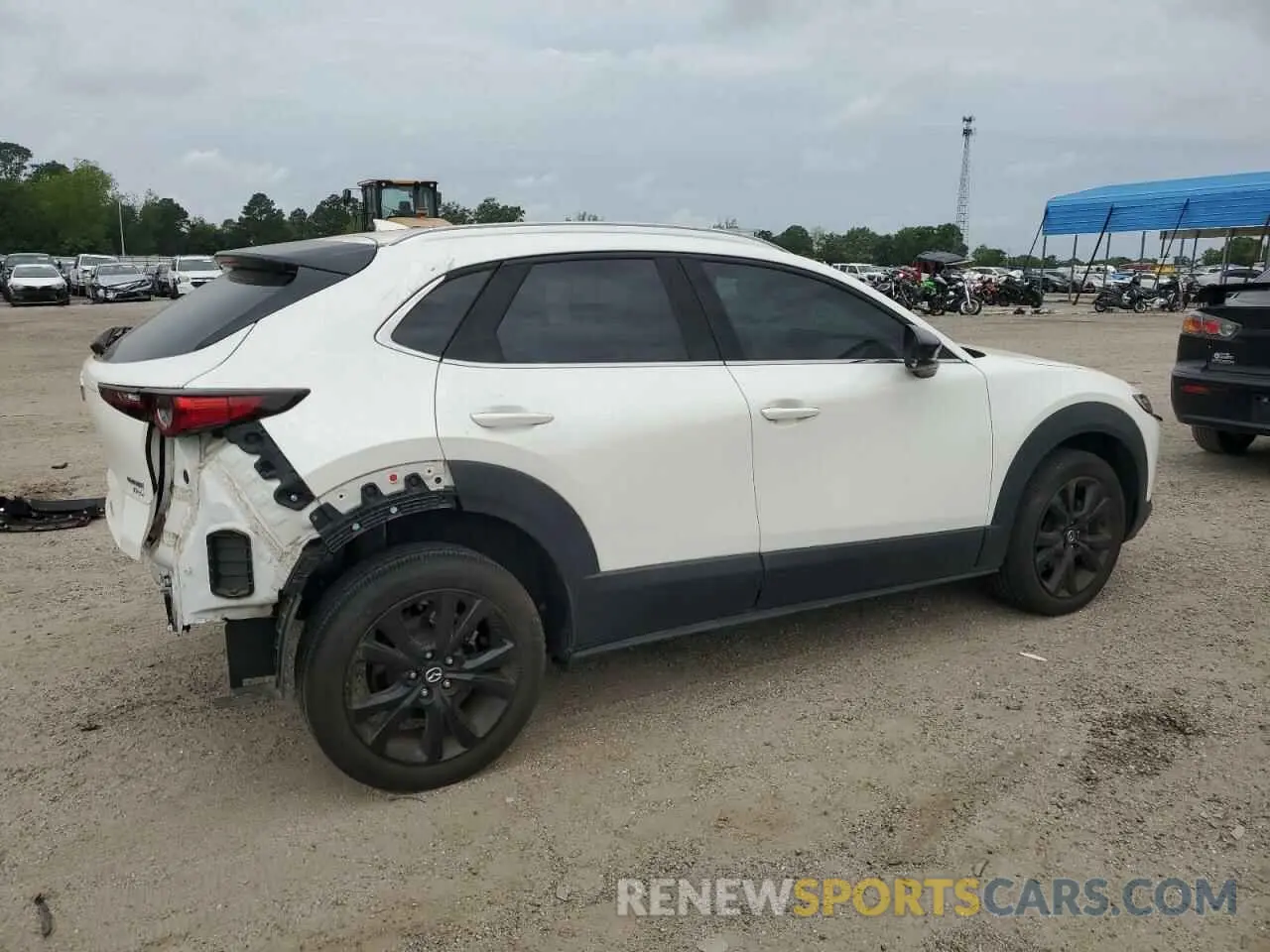 3 Photograph of a damaged car 3MVDMBEY0MM249142 MAZDA CX30 2021