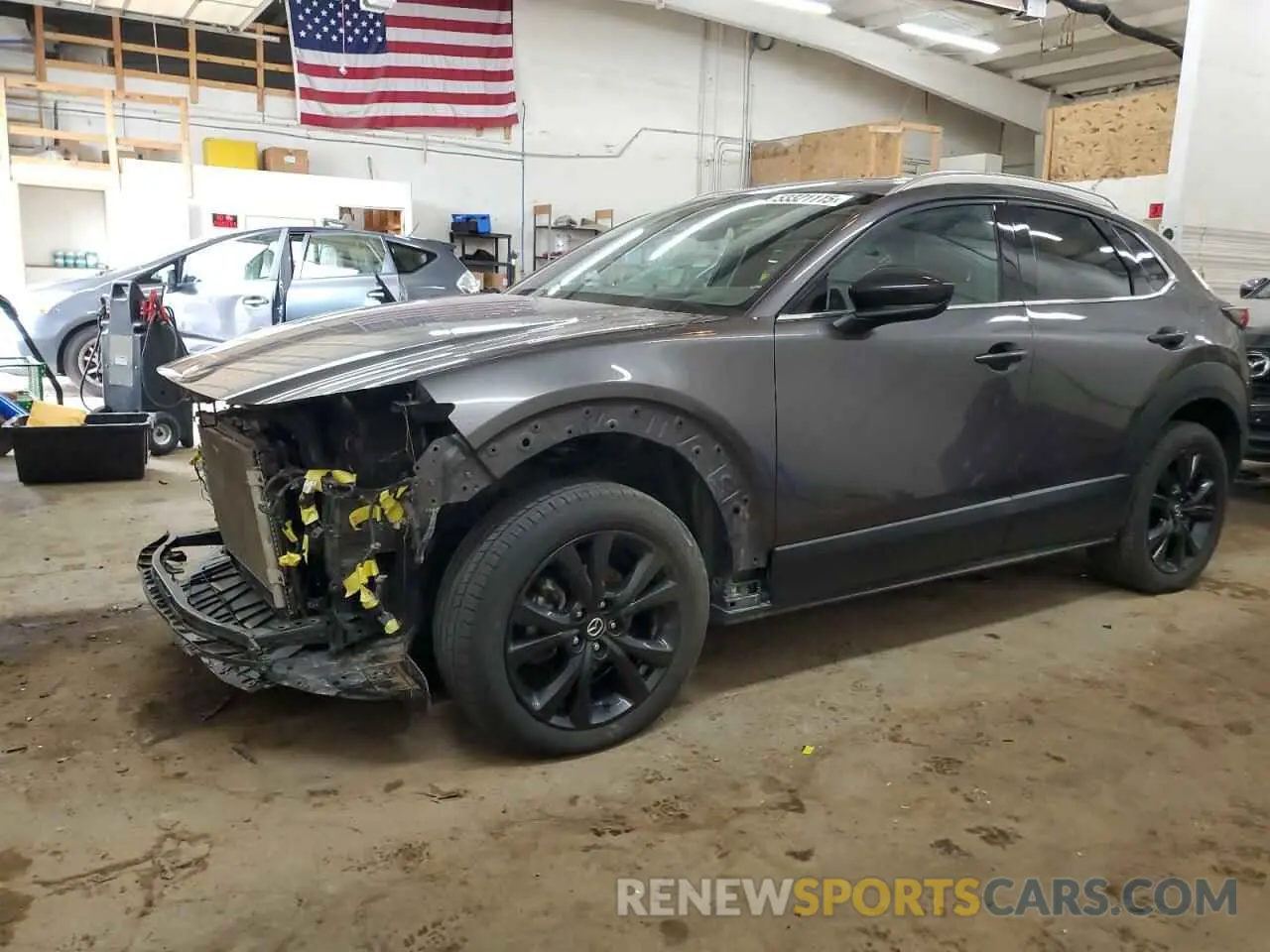 1 Photograph of a damaged car 3MVDMBEY8MM230287 MAZDA CX30 2021