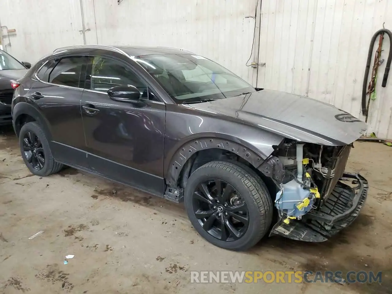 4 Photograph of a damaged car 3MVDMBEY8MM230287 MAZDA CX30 2021