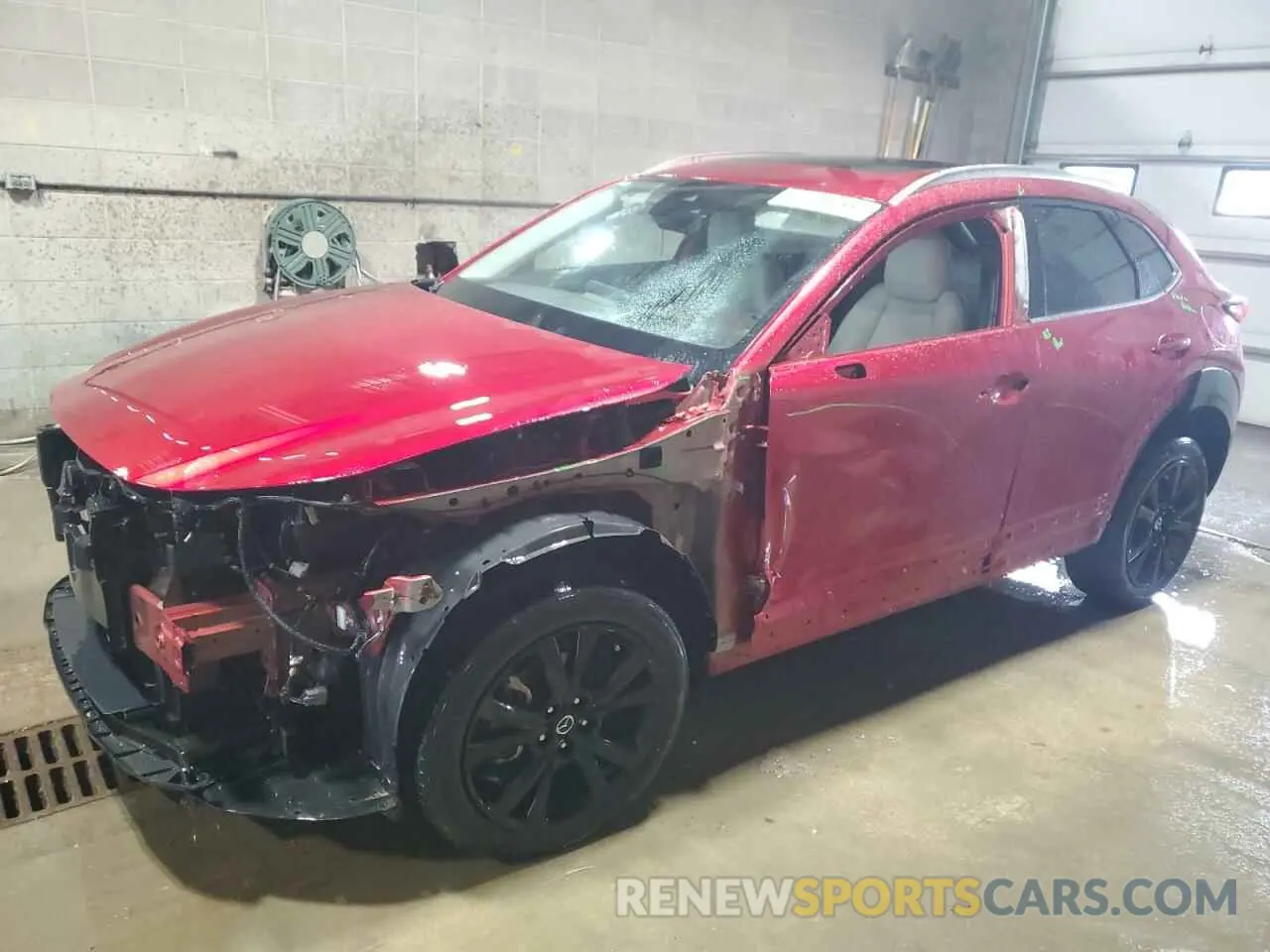 1 Photograph of a damaged car 3MVDMBEY9MM262293 MAZDA CX30 2021