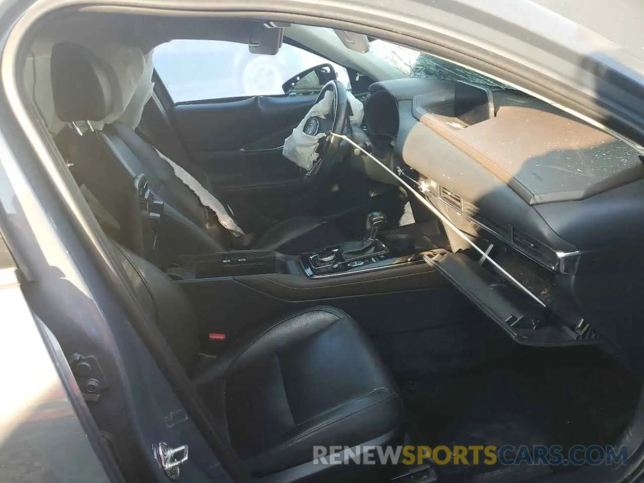7 Photograph of a damaged car 3MVDMBEYXMM230372 MAZDA CX30 2021