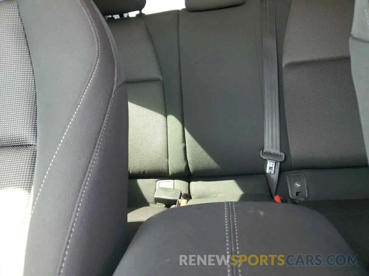 10 Photograph of a damaged car 3MVDMBAL5NM423332 MAZDA CX30 2022