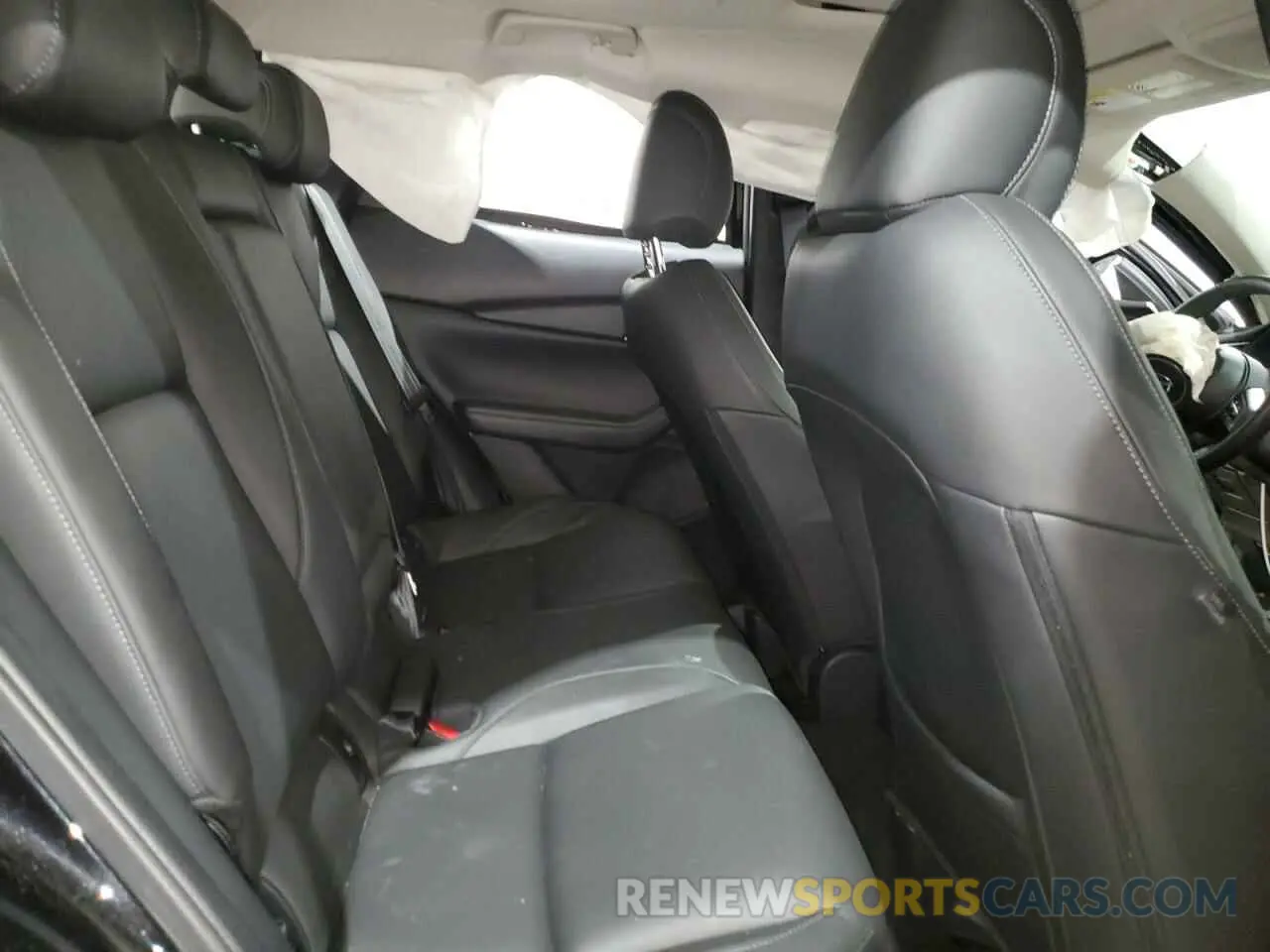 11 Photograph of a damaged car 3MVDMBAY4NM429098 MAZDA CX30 2022