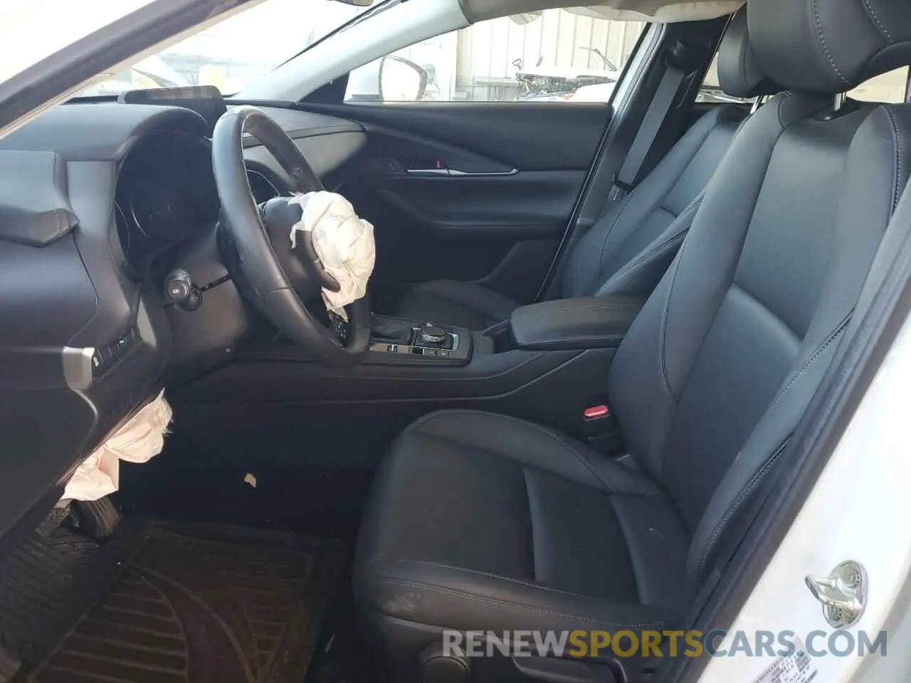 7 Photograph of a damaged car 3MVDMBBL0NM457547 MAZDA CX30 2022