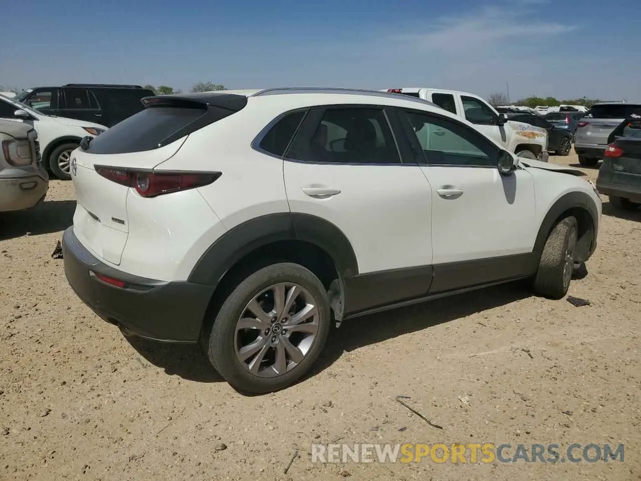 3 Photograph of a damaged car 3MVDMBBL1NM403335 MAZDA CX30 2022