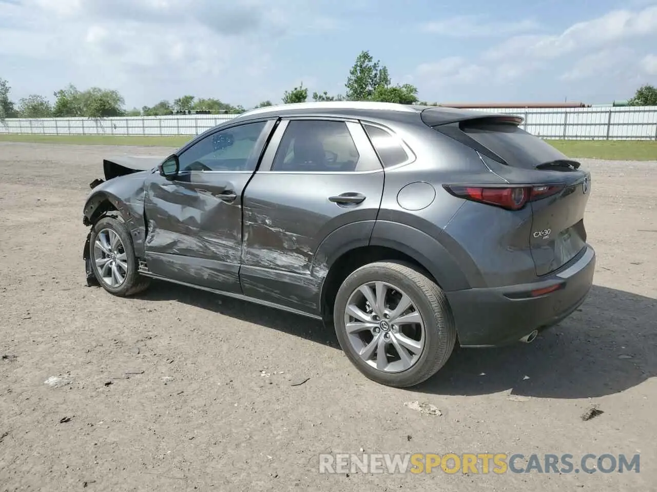 2 Photograph of a damaged car 3MVDMBBL2NM447263 MAZDA CX30 2022