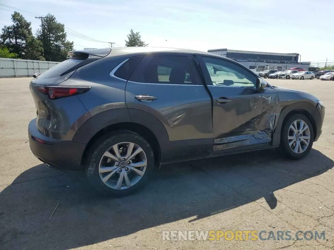 3 Photograph of a damaged car 3MVDMBBL3NM456361 MAZDA CX30 2022
