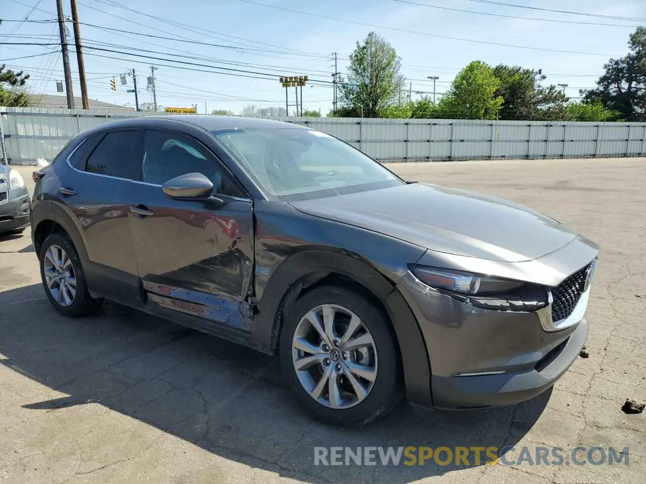 4 Photograph of a damaged car 3MVDMBBL3NM456361 MAZDA CX30 2022