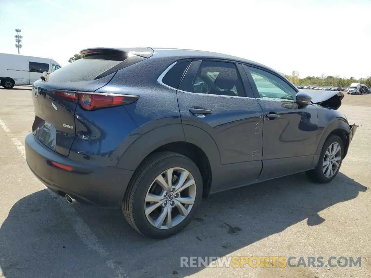 3 Photograph of a damaged car 3MVDMBBL6NM452823 MAZDA CX30 2022