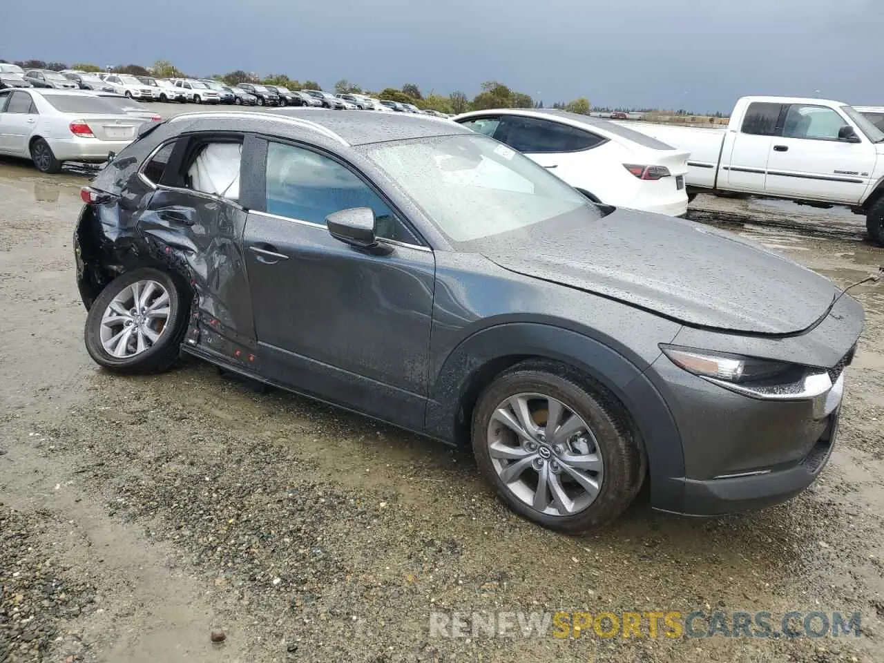 4 Photograph of a damaged car 3MVDMBBL7NM439465 MAZDA CX30 2022